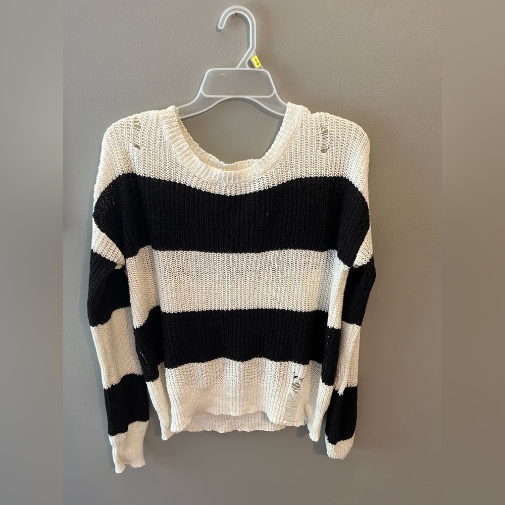 Daytrip distressed sweater